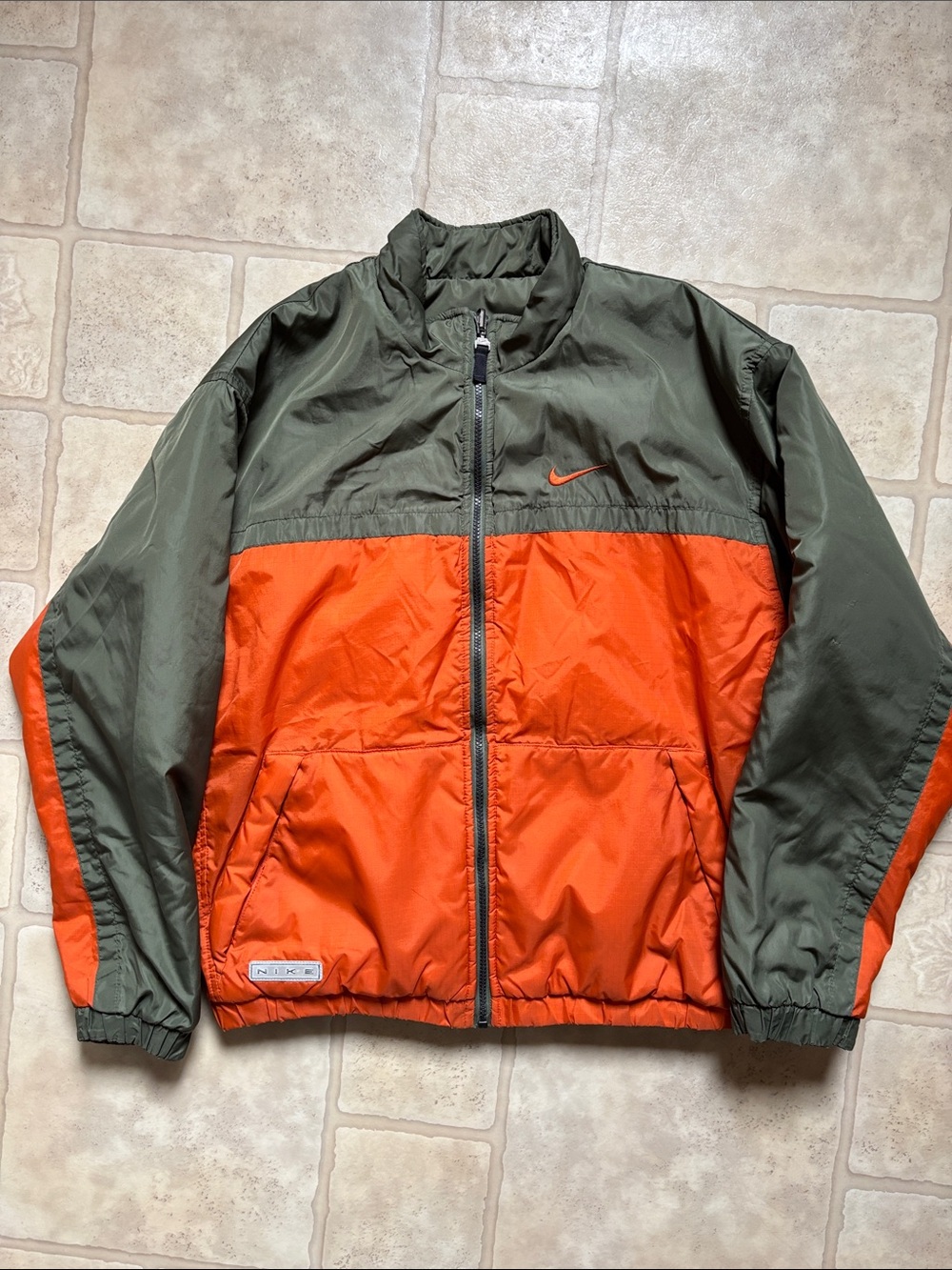 Vintage Y2K Nike Reversible
Puffer Coat Jacket Green/Orange
Youth XL (18-20)